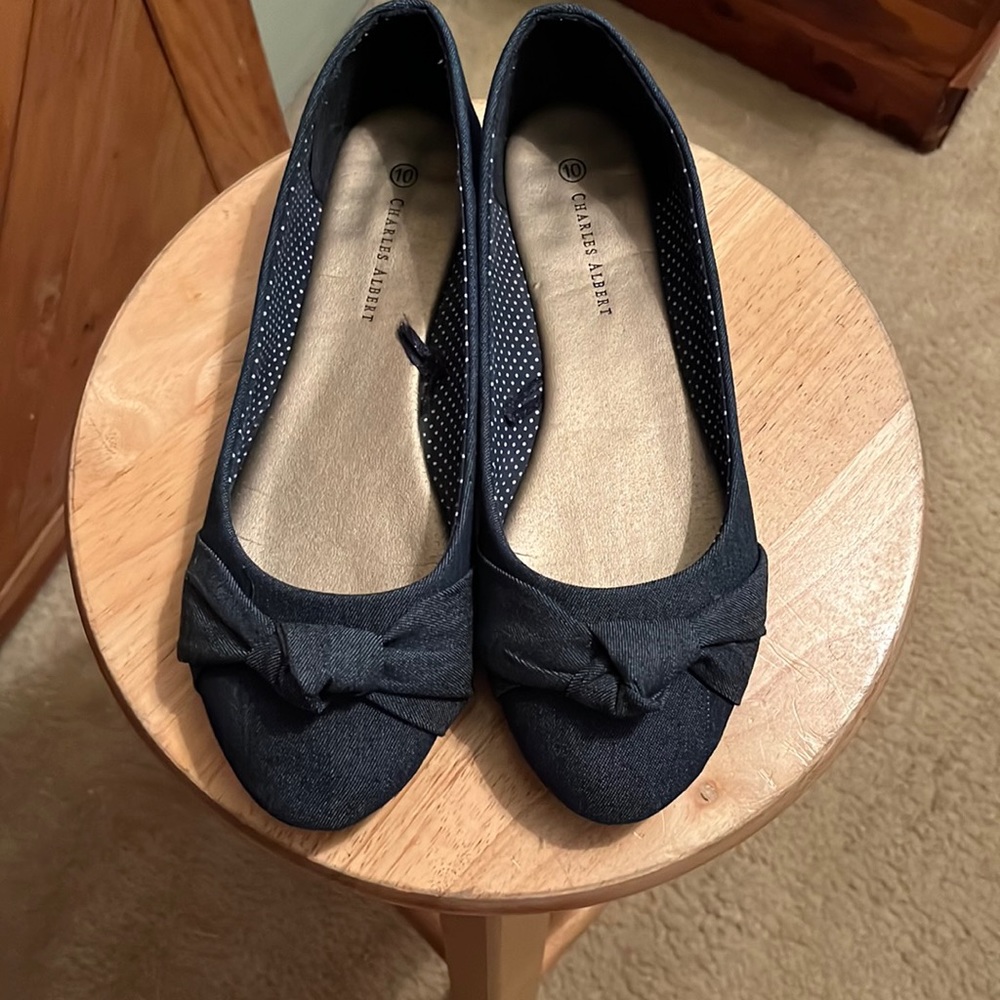 Women’s denim blue flats